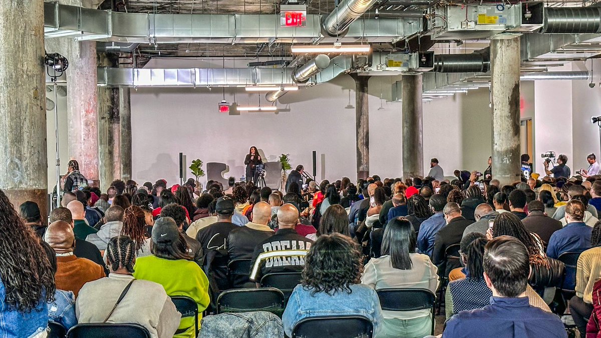 glennrstevens's tweet photo. Came down to check out #BlackTechSaturday at @Newlab #Detroit. Gonna need a bigger building. #Innovation #founders. https://t.co/xfR5ww5Pyw