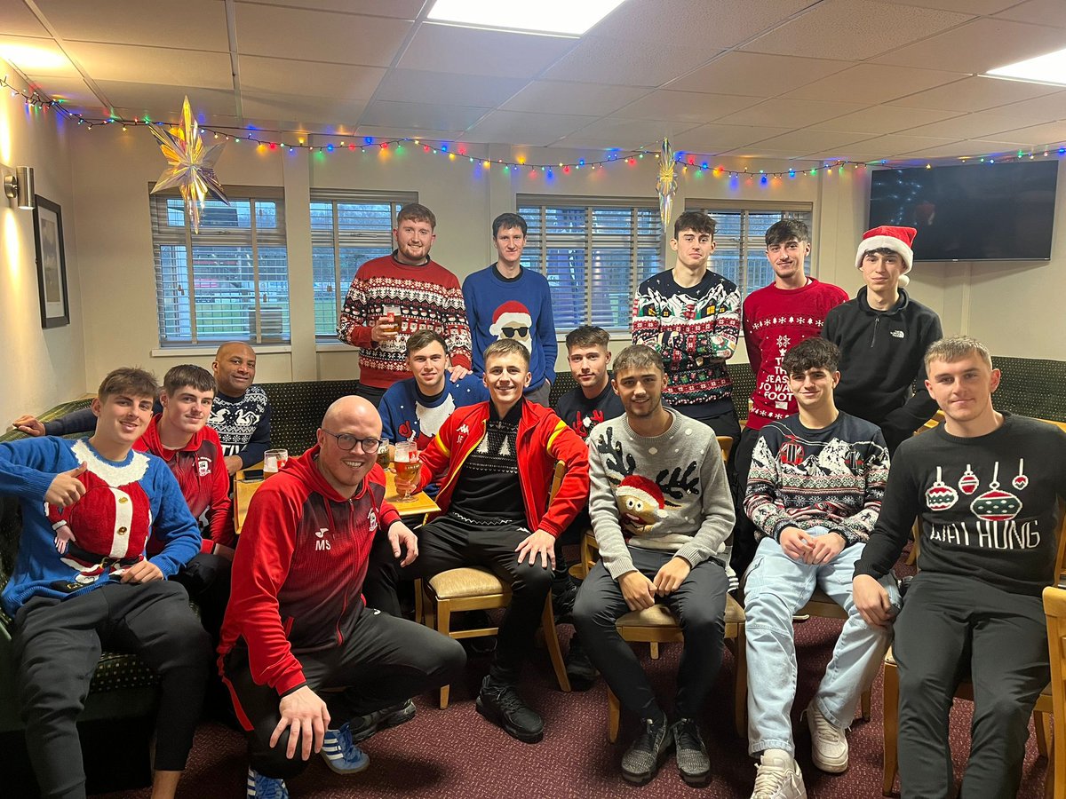 Congratulations to our excellent reserves side for winning this season's FAW Reserves SW league! It's been a year of progression for our reserves where an already strong side has been added to by some excellent players from our youth.