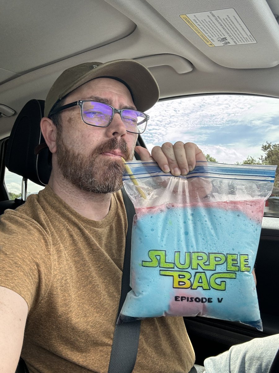 tony_simonetta's tweet photo. Slurpee Bag
Episode V
It was a dark time for #SlurpeeBag . Although the #BYOCup day has become scarce, @7eleven has brought it back, driving #TonyTriesStuff from his hidden base and luring him across the galaxy…
@slurpee https://t.co/nFPH92Z0Bm