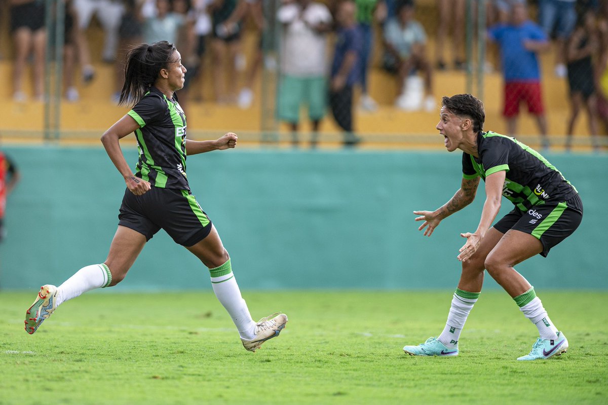 BRFeminino's tweet photo. Só deu @AmericaFC1912 no primeiro tempo! Grande exibição das Spartanas na etapa inicial! 👏
#AMExCAM 2-0 | #BRFEM05
📸 Ale Torres / Staff Images Woman/ CBF https://t.co/Nfy6Bk69oo
