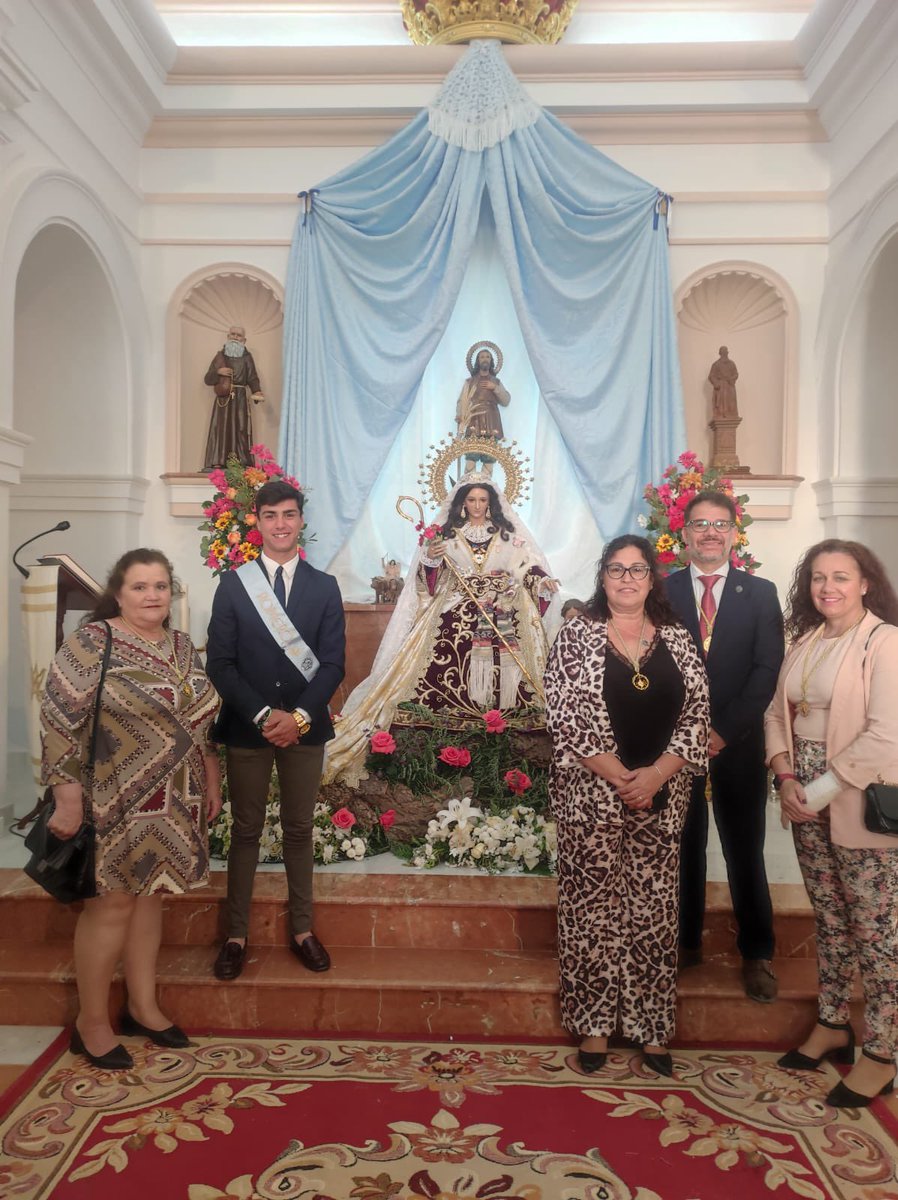 cristodeburgos_'s tweet photo. REPRESENTACIONES

Una representación de nuestra Junta de Gobierno ha acudido en la tarde de hoy a la Solemne Función Principal de la Asociación de la Divina Pastora de las Almas, San Isidro Labrador y Fray Leopoldo de Alpandeire. https://t.co/nFvPEHqFi8