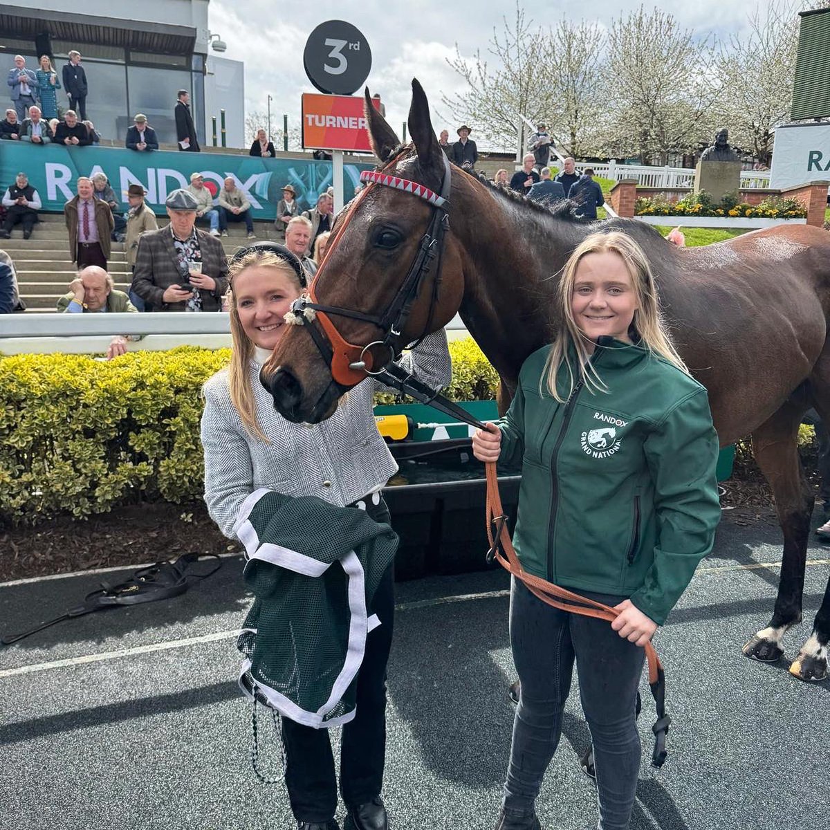 Thrilled to see Bugise Seagull finish a brilliant 3rd in the Grade 1 Novices’ Hurdle at Aintree under @sean_bowen_ Bug showed great potential as a graded horse and very excited to see what else he can do! ⭐️ Again, huge congratulations to his owner Grant Leon 👏🏻👏🏻