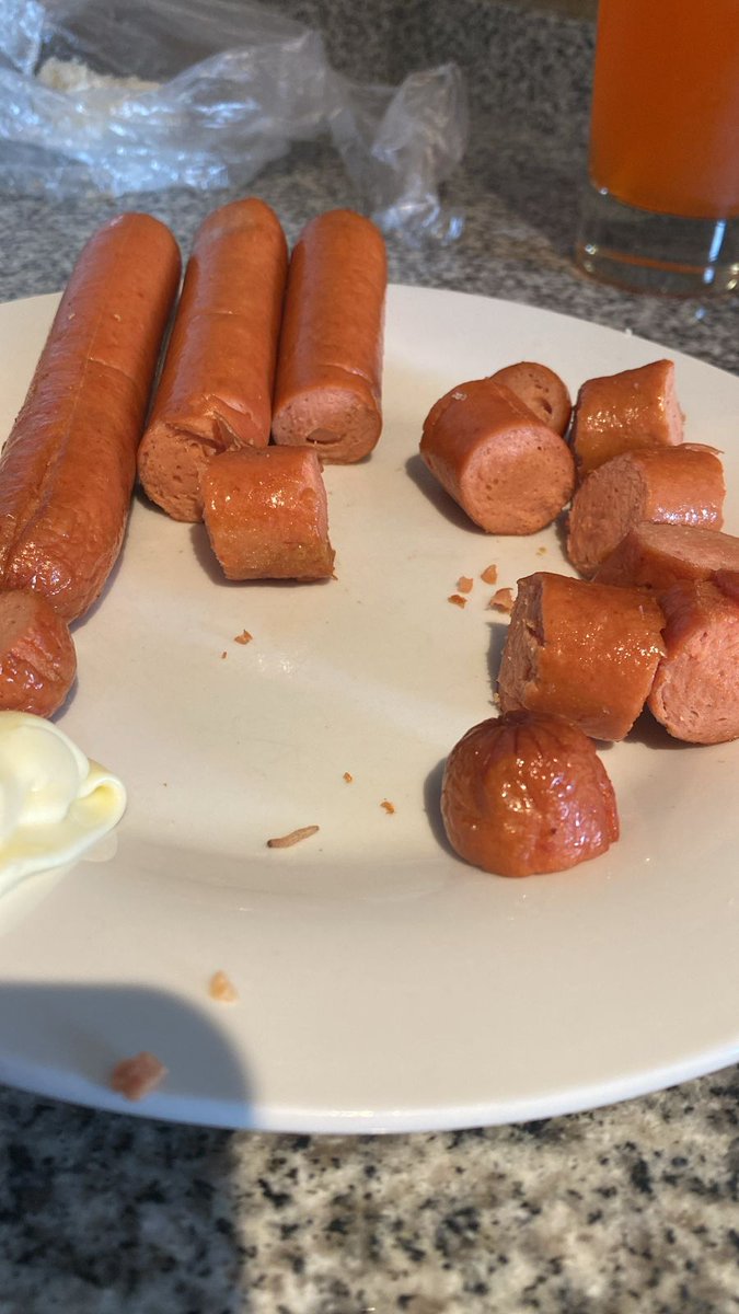 polandaur's tweet photo. Salchichas Llanquihue 🥴🤢 @24HorasTVN https://t.co/ZDOFOduWhg
