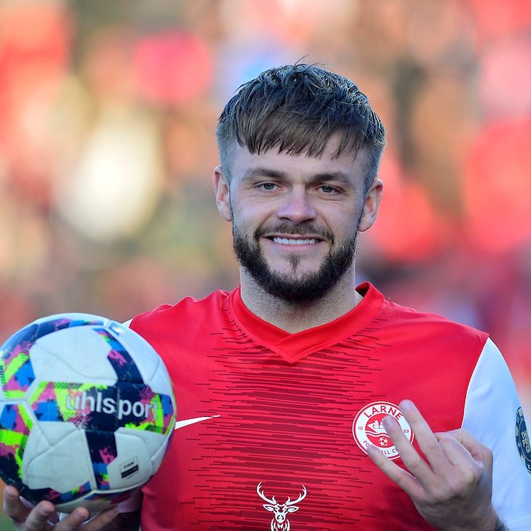 OfficialNIFL's tweet photo. Hat-trick Hero 🤩

Andy Ryan ⚽ @larnefc

#SportsDirectPrem https://t.co/pLc4j95m7k