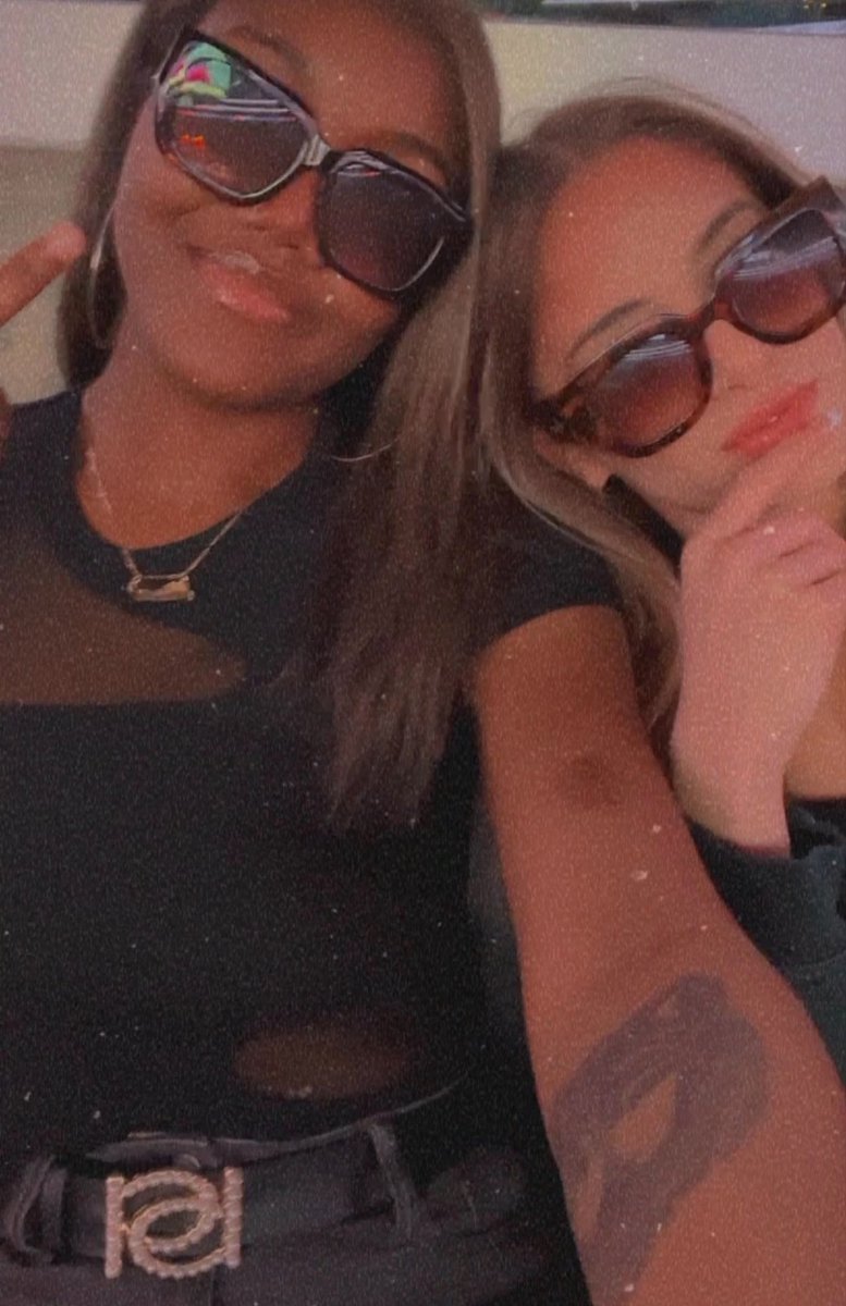 MINASAINTMOLETE's tweet photo. when we practically lived at Crypto arena for a week. Lmaoo I miss herrrrrrr so much! We really used to do whatever whenever https://t.co/2h2KHSVld6