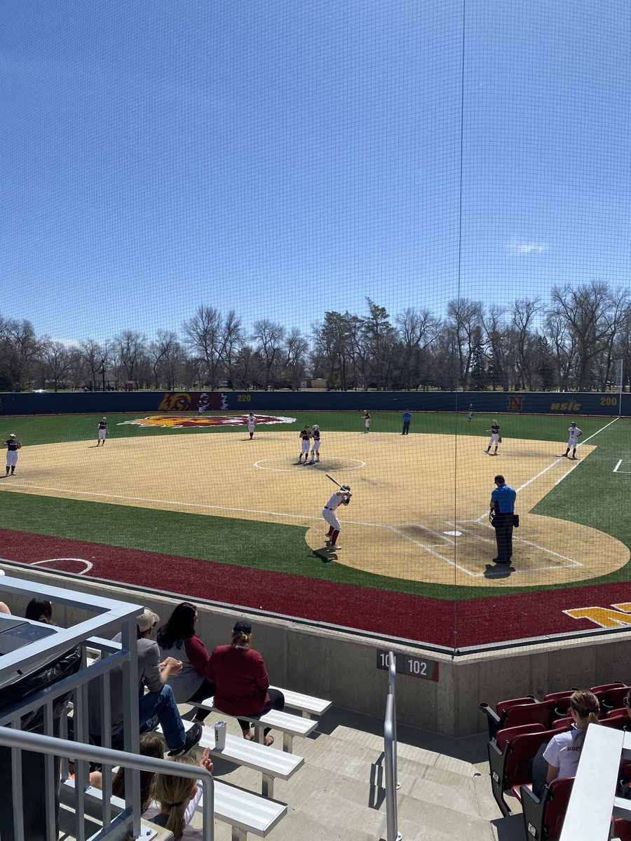 Taking in some @NSUWolves_SB this afternoon! Sunny & 75° in the Hub City; can’t beat it! Go Wolves! 🐺☀️