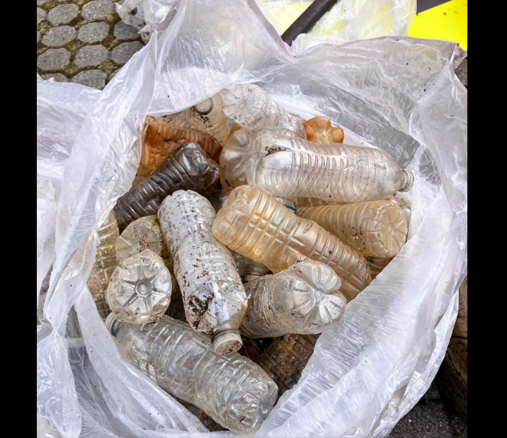storyofstuff's tweet photo. Plastic beverage bottles are often consumed on the go in the outdoors. So long as the #MABottleBill is falling short, we are flushing plastic into the ocean. These ocean-bound bottles were removed from Malden River by volunteers at Friends of Malden River. https://t.co/oZh62lm8OE