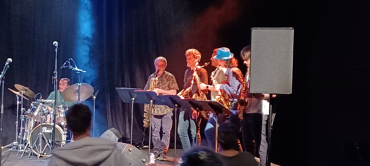 S_LechatGatel's tweet photo. Chaude ambiance à la soirée #funck à danser du #conservatoire @lescoevrons https://t.co/Sn4xY54jQn