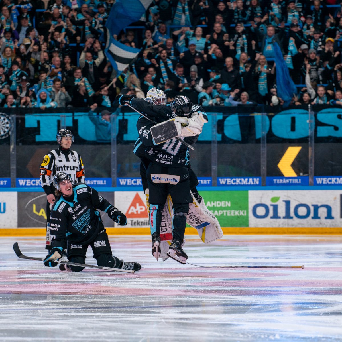 LAHTI HUUTAA! 📣 Finaalit Game 1: Tappara-Pelicans lauantaina 20.4. klo 17.00! 📸 Kristian Nikula #PelicansFi #Liiga