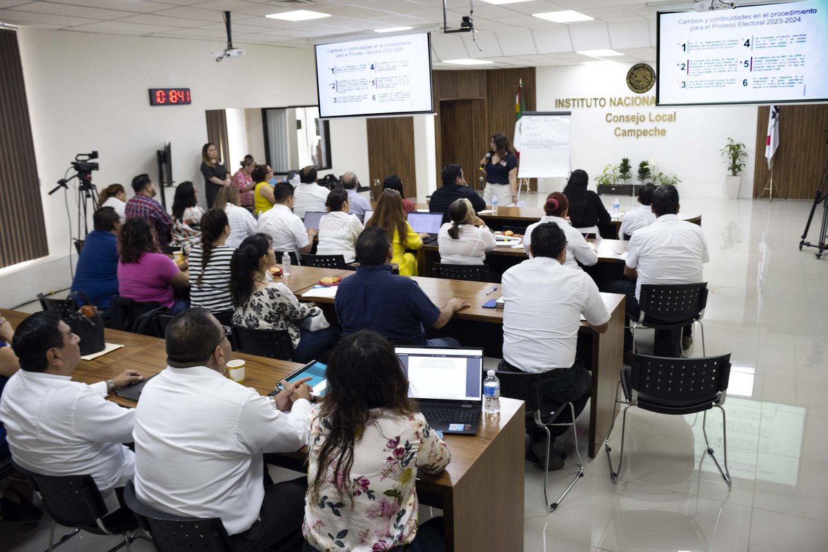 INE_Campeche's tweet photo. Inauguró y participó el Vocal Ejecutivo del INE Campeche, @FernandoBalmes en el taller de capacitación en materia de “Lineamientos para la preparación y desarrollo de los cómputos distritales, de entidad y de circunscripción del Proceso Electoral Federal 2023-2024”. https://t.co/WmMyZIIXcm