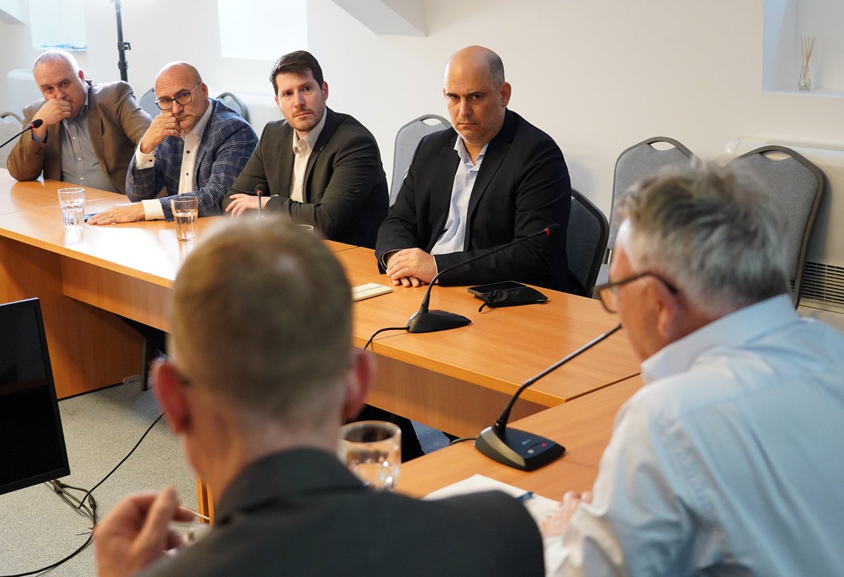 Very concerning discussion with trade union leaders in Hungary today. Trade union rights are under attack. Social dialogue is indispensable. Trade unions are indispensable. We will defend your rights. Thank you to SZEF, SEH-PSZ, MASZSZ, Vasas Trade Union Federation, KASZ and…