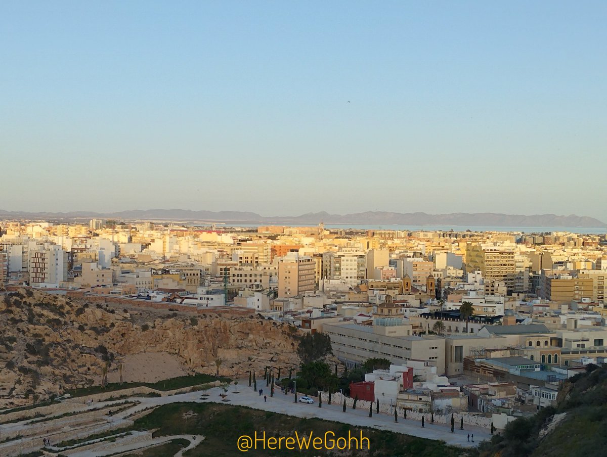 Yo tengo una #Alcazaba mirando a #CaboDeGata, ¿#túQuéTienes?
#Almería