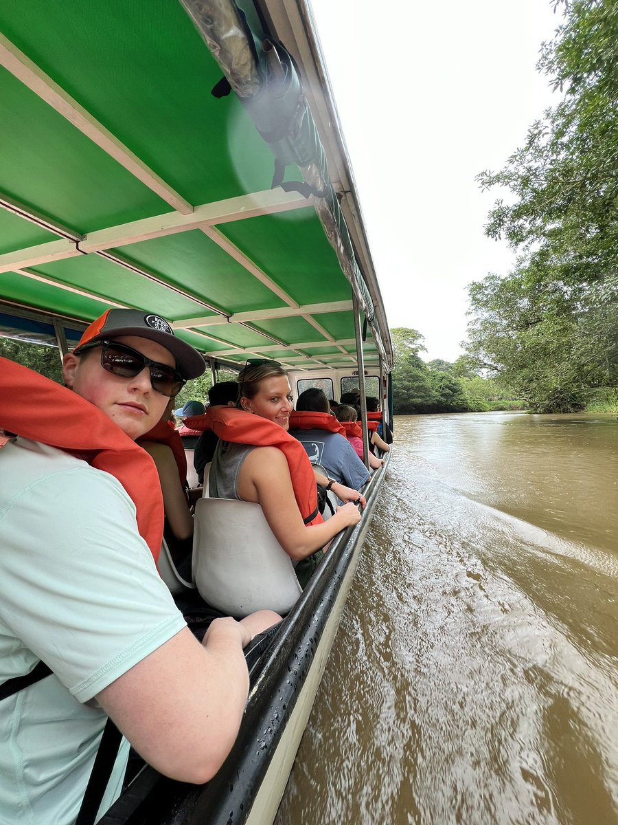 DoctorJOtto's tweet photo. Traveling down through Tortuguero National Park @MonomoySchools @ScienceWithMrB @MRHSMsOliver #MonomoyInCostaRica2024 https://t.co/LyG9ZbWFKF