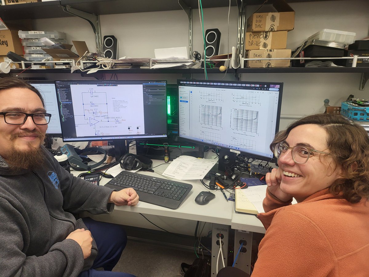 Caltech_LHC's tweet photo. #WorldQuantumDay at our @fermilab #fqnet labs, @Caltech #inqnet labs with @NASAJPL  ⚛️ ⚛️ https://t.co/z76Z4yrbZ0