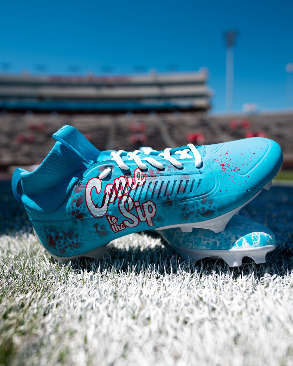 Custom cleats 👀💧 #ComeToTheSip