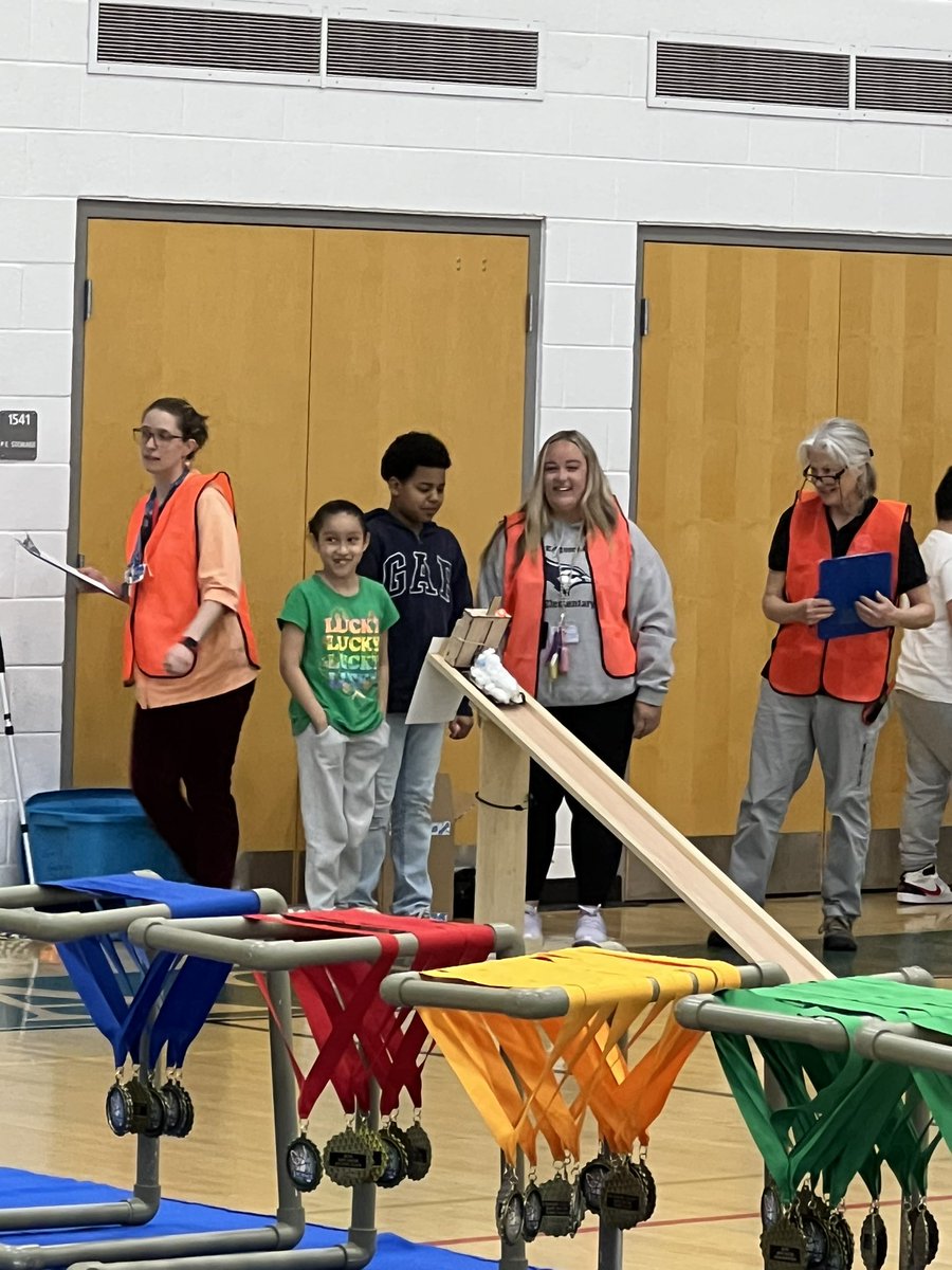 We are so proud of our third grade engineers from @MsCorinneLynch’s class who represented @MarsEstatesBCPS at the BCPS Safe Racer Competition! #MarsStars