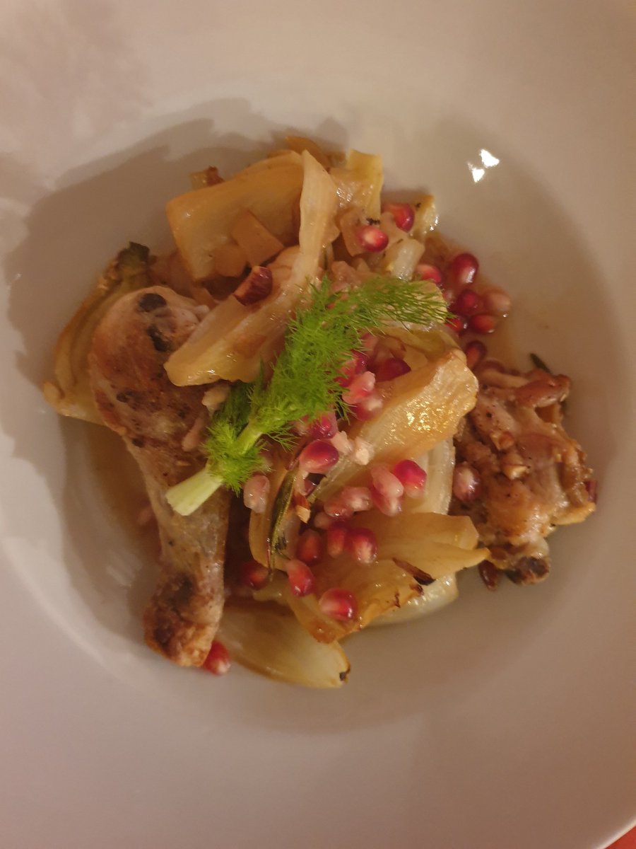 dfpwriter's tweet photo. Baked chicken legs with fennel and chopped almonds in a white wine/ Ouzo sauce dressed with pomegranate seeds. #cookinglight #cooking #HealthyEating #Food #lowcarb https://t.co/h48CI3gpV7