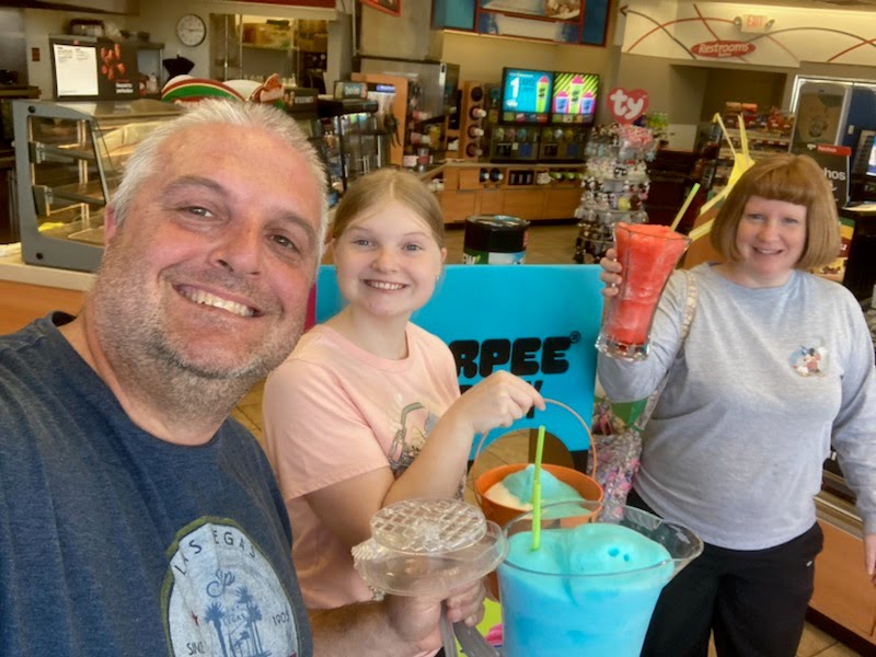 UDflyer00's tweet photo. Thank you @7eleven!!!  Enjoying our BYO Cup Day #Slurpee.  Very refreshing on a sunny day! https://t.co/U2ztauQsuJ