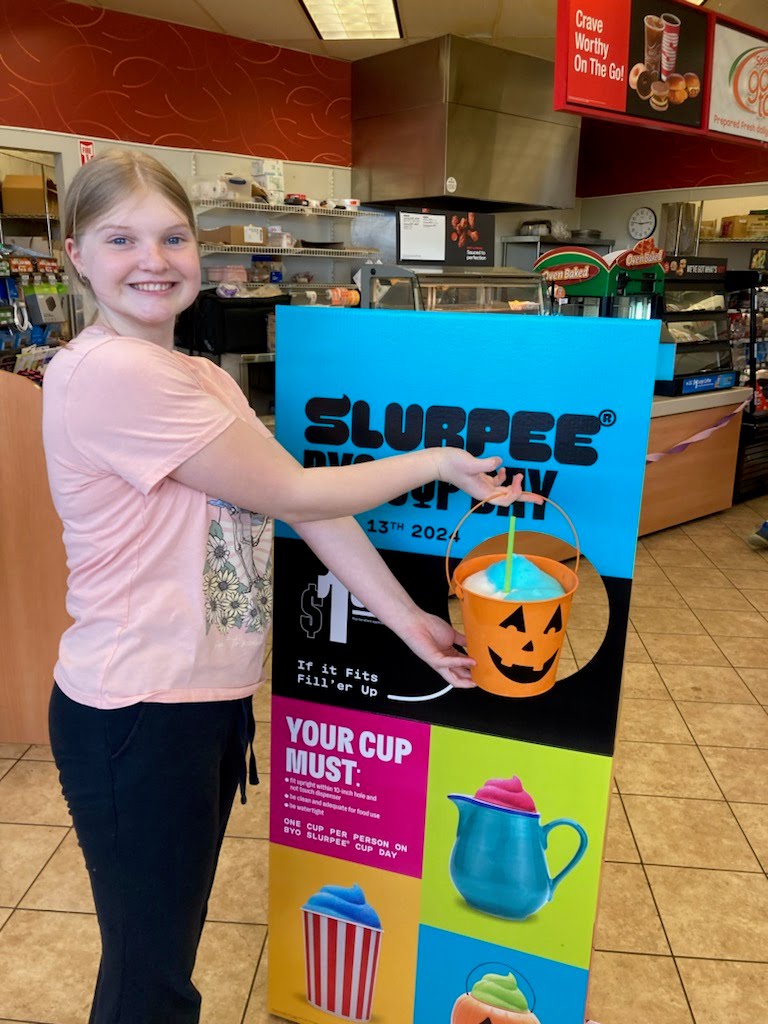 UDflyer00's tweet photo. Thank you @7eleven!!!  Enjoying our BYO Cup Day #Slurpee.  Very refreshing on a sunny day! https://t.co/U2ztauQsuJ