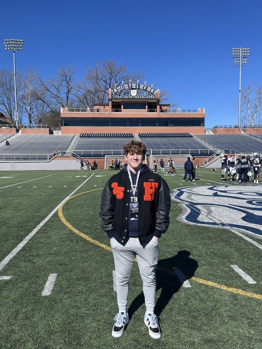 I had a great time <a href="/ButlerUFootball/">Butler Football</a>. Big thank you to <a href="/Dessauer71/">Ben Dessauer</a> and <a href="/RoryMannering/">Rory Mannering</a> for the hospitality and the visit. I loved the energy and looking forward to be back!
@CoachU_BU 
<a href="/CoachSiwicki/">ADAM SIWICKI</a> 
<a href="/HHS_Raider_FB/">HHS Raider Football</a> 
<a href="/TerryPeebles/">Terry Peebles</a> 
<a href="/EzeObiora2/">Coach Eze Obiora 🇳🇬</a> 
<a href="/IndianaPreps/">Indiana Preps</a> 
<a href="/PrepRedzoneIN/">Prep Redzone Indiana</a>