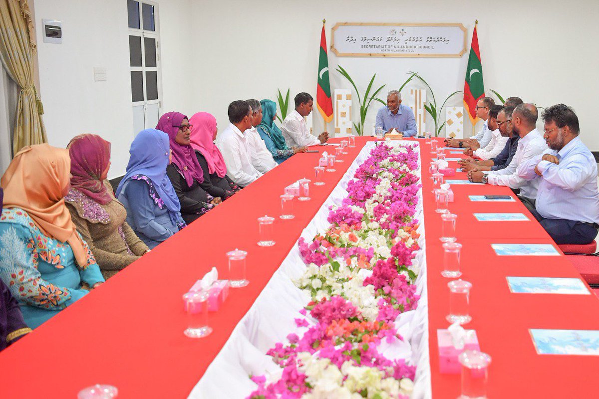 President Dr @MMuizzu met with members of the Faafu Atoll Council, F. Nilandhoo Island Council, and the WDC. At the meeting, they discussed the most pressing issues concerning Nilandhoo Island and the atoll.