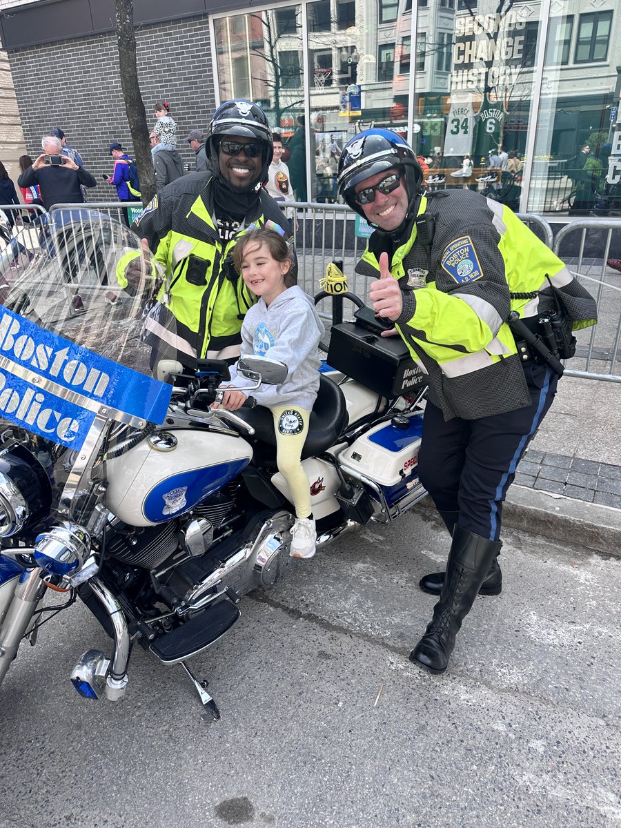bostonpolice tweet picture