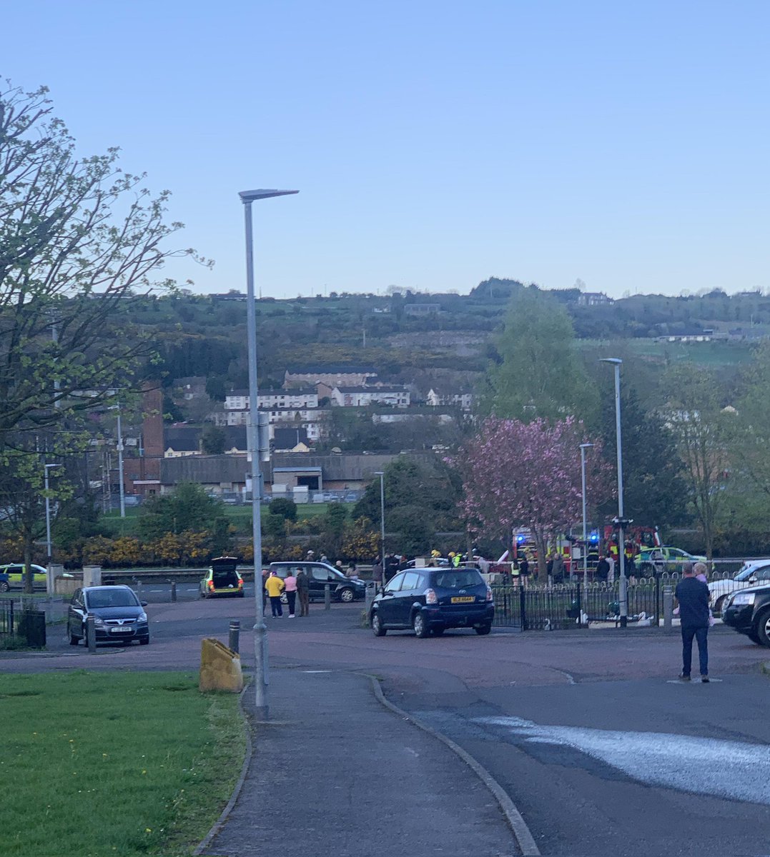 The PSNI and the Northern Ireland Fire and Rescue Service are currently attending an incident at the Fathom Line/Quayside Close region of #Newry. The public is advised to avoid the area if possible.
