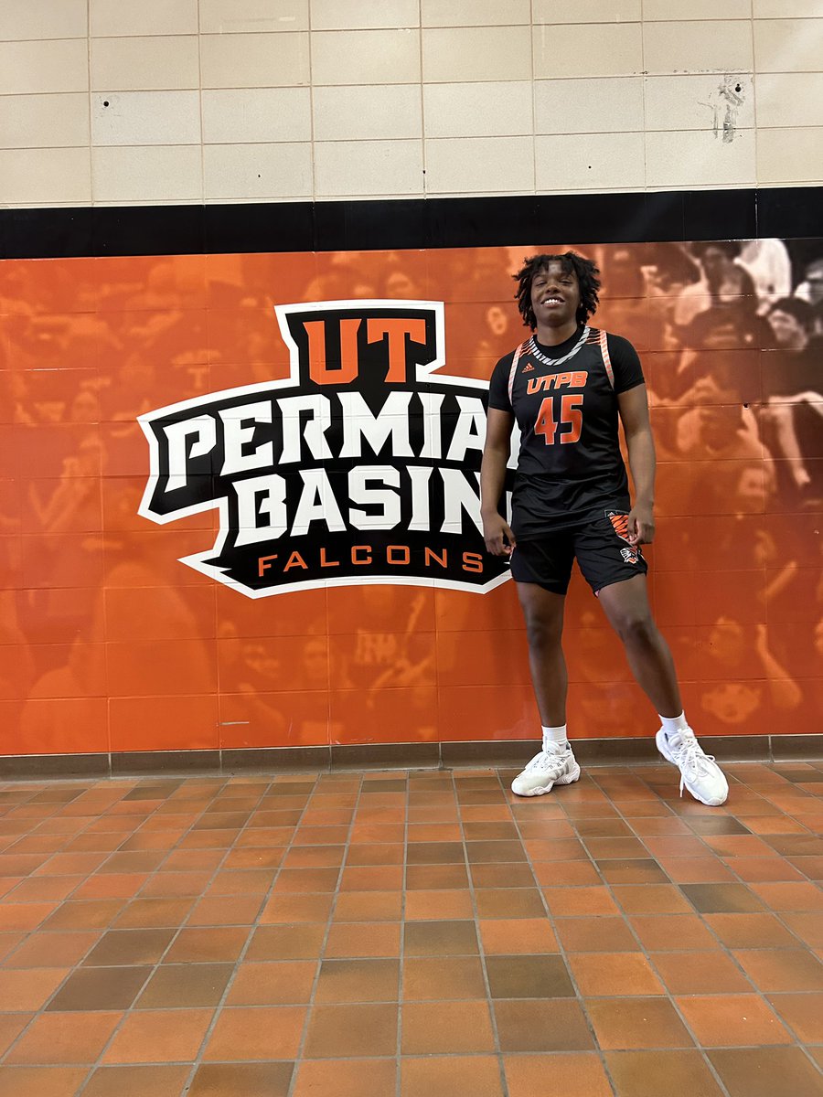 Hillary Offing tweet media