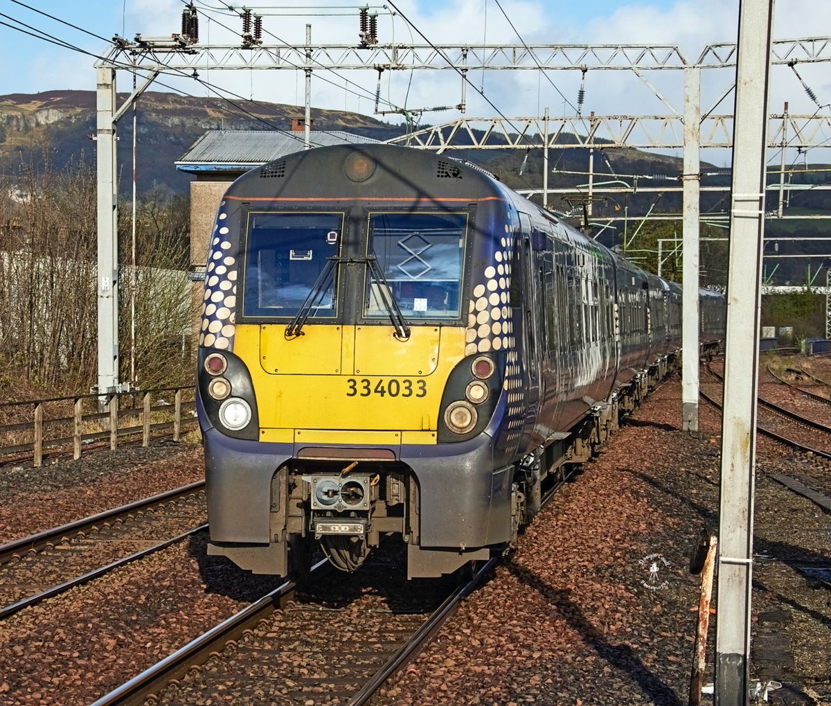 Jacobite and a few randoms from today.

#dumbartoncentralstation #dumbarton #steamtrains #jacobite #jacobitetrain #railway #scotrail #train