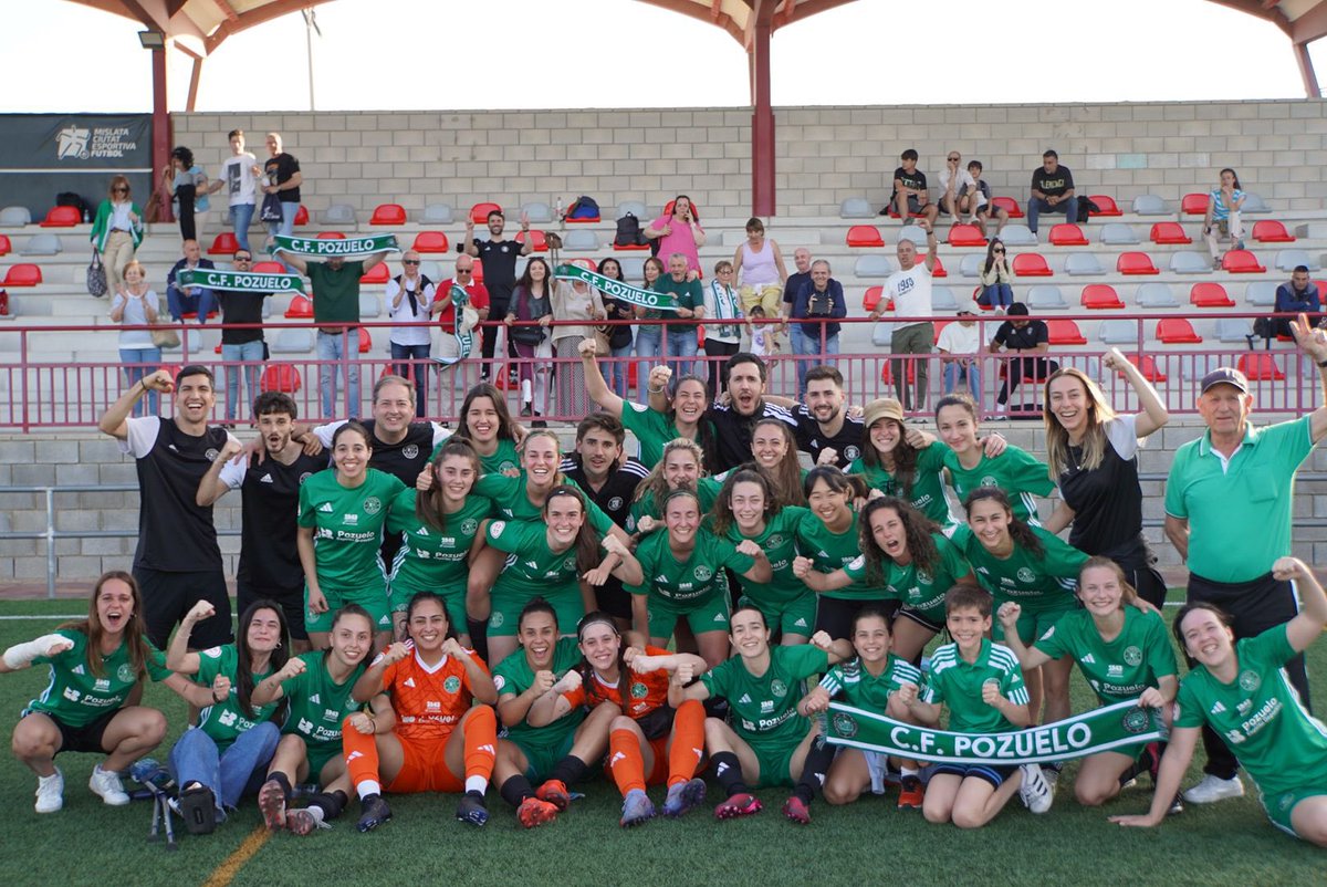 ¡SOMOS CAMPEONAS! 🤩

Gran partido de principio a fin, que nos da la victoria y el ascenso a 2ª RFEF ‼️

¡Gran labor de tod@s y qué equipazo! 🍍

💚 #FamiliaVerde #Campeonas