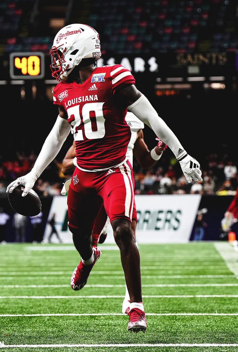 #AGTG I’m blessed to receive my 20th offer from The University of Louisiana-Lafayette🌶️ @michaeldes1 @Coach_LaFavers @RPHS_FB