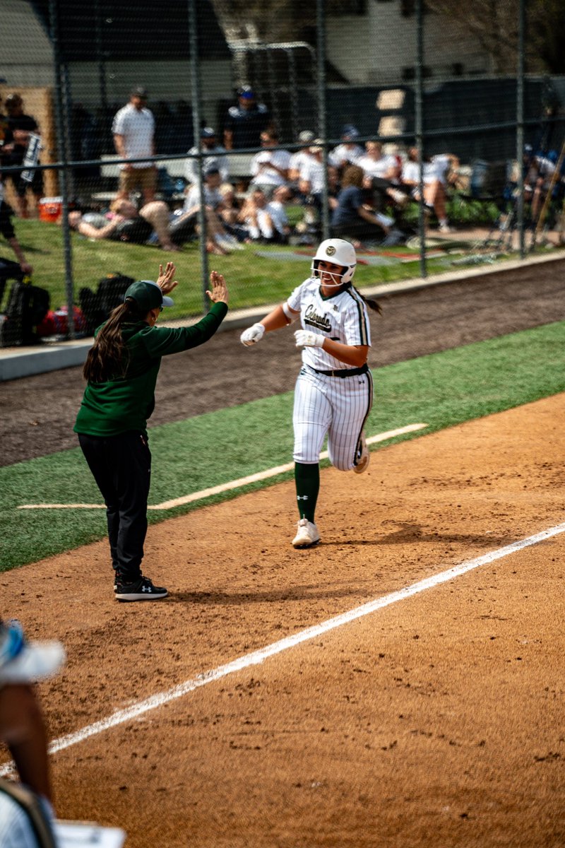 T4: SYDNEY HORNBUCKLE IS A POWER HITTER ‼️ Fourth home run in the last week and it's a three run blast! Rams up 9-2! #Stalwart x #CSURams