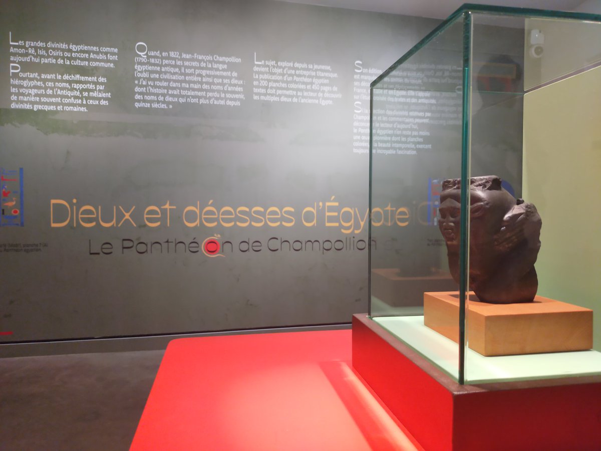AlexandRoselet's tweet photo. Aujourd'hui, retour au musée Champollion pour découvrir la fameuse exposition temporaire sur le panthéon égyptien. 🏜️🐪
Si vous aimez la mythologie, n'hésitez pas ! Allez y, Hathor ou à Rê-son. ☀️
J'ai aussi découvert de drôles d'oiseaux.🪲 https://t.co/RXO4B0Q1nj