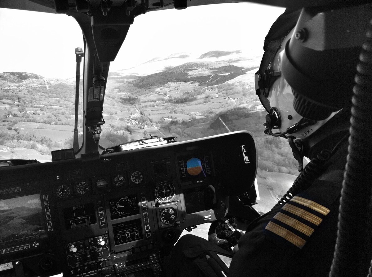 Dream big. 

The story of a little Border Terrier called Muttley……..

A thread 🧵

Somewhere in the north of England, lived a little Border Terrier named Muttley, whose owner served as a crew member with the city's helicopter unit. 

1/12