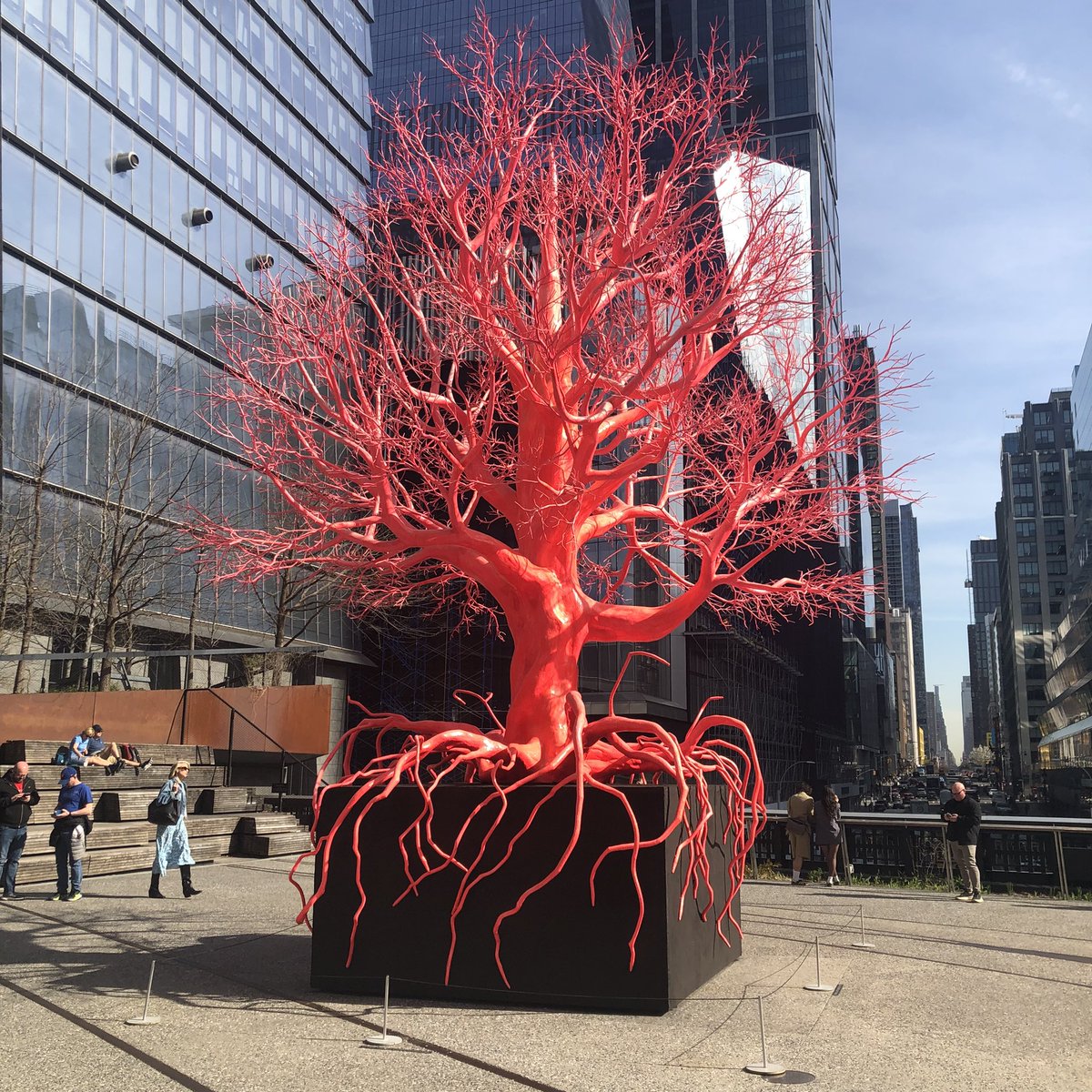 Hudson Yards is one of America’s most sustainable neighbourhoods and a model of urban green innovation. Boasting above ground urban parks and amenities, public art, and ample transit connections, @_HudsonYardsNYC might well serve as a template for the future of city-redeveloping.