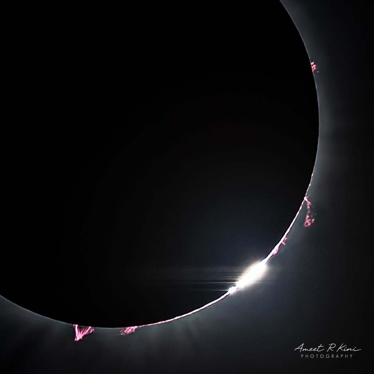 AmeetRKini's tweet image. Baily&apos;s beads, fiery flares, phenomenal prominences! This eclipse had it all—truly an extraordinary experience!🙌

This picture was taken at third contact. Canon R6, RF100-500 at 500 mm, f/7.1, ISO 400, 1/6400s, April 8, 2024, Indianapolis, Indiana.
#SolarEclipse2024 #Eclipse2024