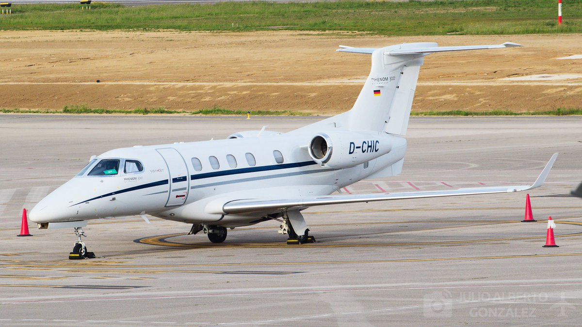 Juli0_Albert0's tweet photo. Embraer Phenom 300
#levx
#embraer
#aviationphotography https://t.co/DNMU5r7VaL