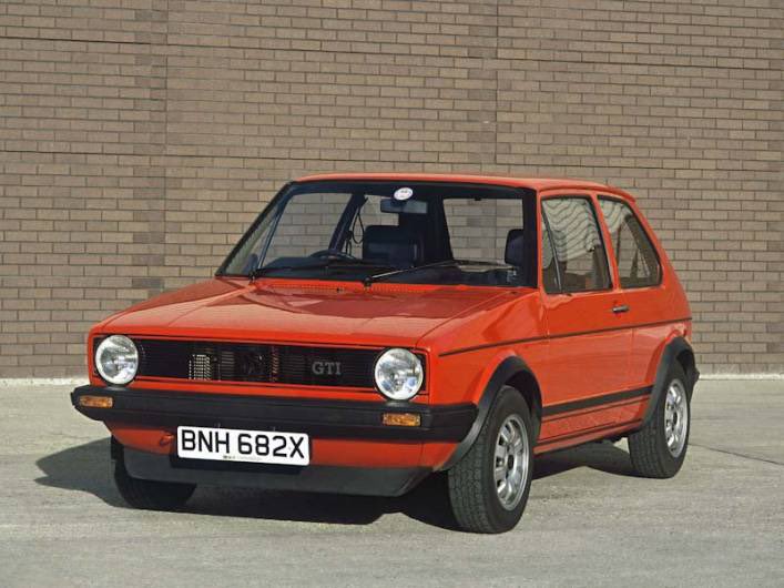 Please help us to settle an office debate; Mk1 Golf GTi. Single or twin lamp grille??? 🤔 

It's tricky...