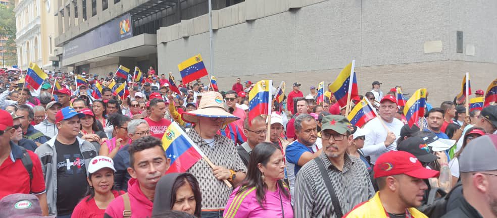 ✊🏼 Como trabajadores petroleros, petroquímicos y gasíferos, celebramos con orgullo el valiente rescate del Comandante Hugo Chávez hace 22 años. Su legado sigue guiando nuestra lucha por la Revolución. ¡Viva Venezuela! 🇻🇪  #Todo11TieneSu13 #VivaChávez

#VivaChávez