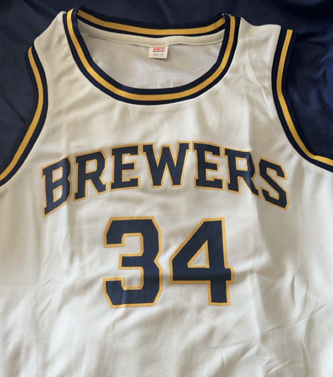 nathanmarzion's tweet image. Giving away a Giannis Brewers jersey

If you want it just retweet this tweet and be following me