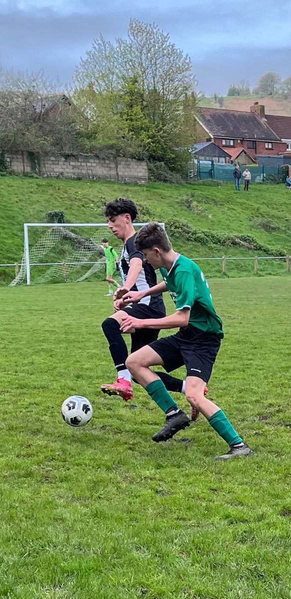 Pantegafc16s's tweet photo. Another tough battle with Race 15’s! We take all 3 points. All the very best for your remaining fixtures guys! 
Big week coming up - only the @GwentCountyFA 16’s final! 
#uppateg ⚪️⚫️

Our goals scored by 

Kaiden C ⚽️
Nathan R ⚽️ https://t.co/OMzs7i2nvf
