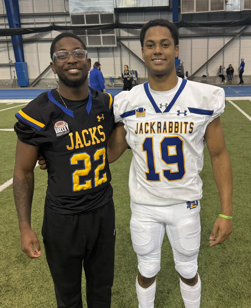 It was great to see these two Desert Vista Thunder Alums Battle in today’s SDSU Spring Game #GoJacks <a href="/GoJacksFB/">SDSU Football</a> #GoBigBlue <a href="/colbyhump4/">Colby Humphrey</a> <a href="/elijahervin266/">Elijah Ervin</a> <a href="/gridironarizona/">Gridiron Arizona</a> <a href="/DVThunderFB/">Desert Vista Football</a> <a href="/DanHinds/">Dan Hinds</a> @SDSURogers3 <a href="/cam_hump/">Cam Humphrey</a> <a href="/calebtitan10/">caleb humphrey</a> <a href="/decscenesetter/">Yoni Humphrey</a> <a href="/GoJacksSDSU/">South Dakota State Jackrabbits</a>