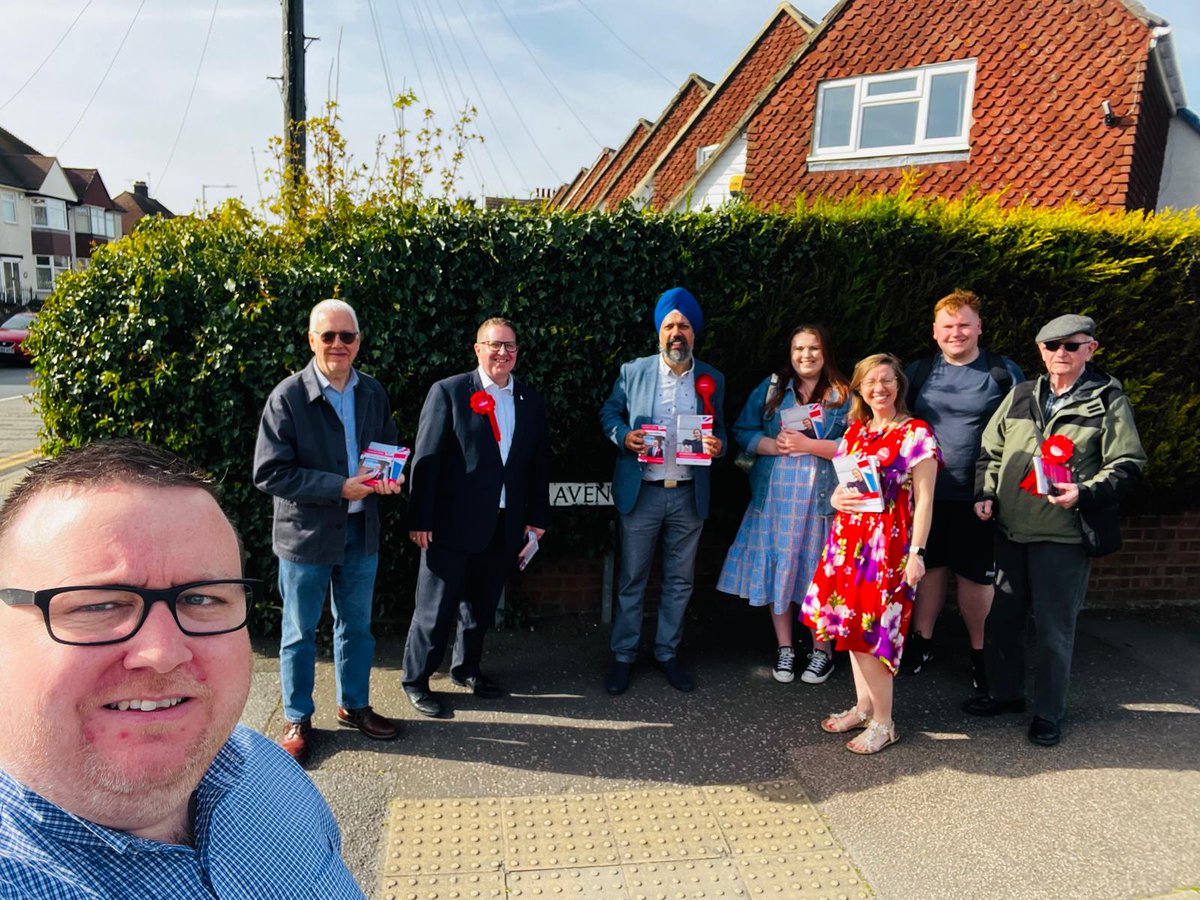 Thanks @TanDhesi for joining me in #Gravesend this evening with @graveshamlabour excellent candidate for Parliament @drlsullivan to speak with residents about my priorities for Policing & reducing & preventing crime in #Kent in the #kentpccelection on 2 May #LennyRolles4KentPCC