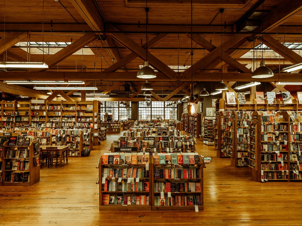 It's a beautiful day to come browse Elliott Bay Book Co! 🌤️⁠
⁠
📸: Ben Lindbloom⁠
⁠
#elliottbaybookcompany #indiebookstore #shelfie