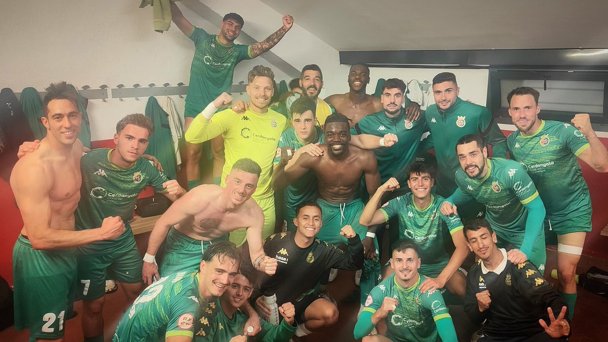CERDANYOLAFC's tweet photo. #2rfef3

🔥💚Que què hem fet!!!!!?????? Guanyar al líder!!!!!!! I acostar-nos a la permanència!!!

⚽️I el nostre home gol ja en suma 13!!!! 

#futcat https://t.co/MVNWzK0XvH