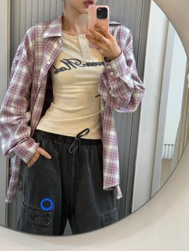 danimrsh's tweet photo. the clothes that the members got her ... gosh why would she upload this SHJEKMSME https://t.co/Kw5lCmCGN0