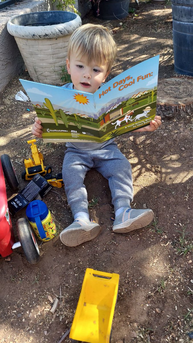 Some light reading in the shade in prep for the summer heat! Get those kids @HeatReady! @HeatReadyPHX