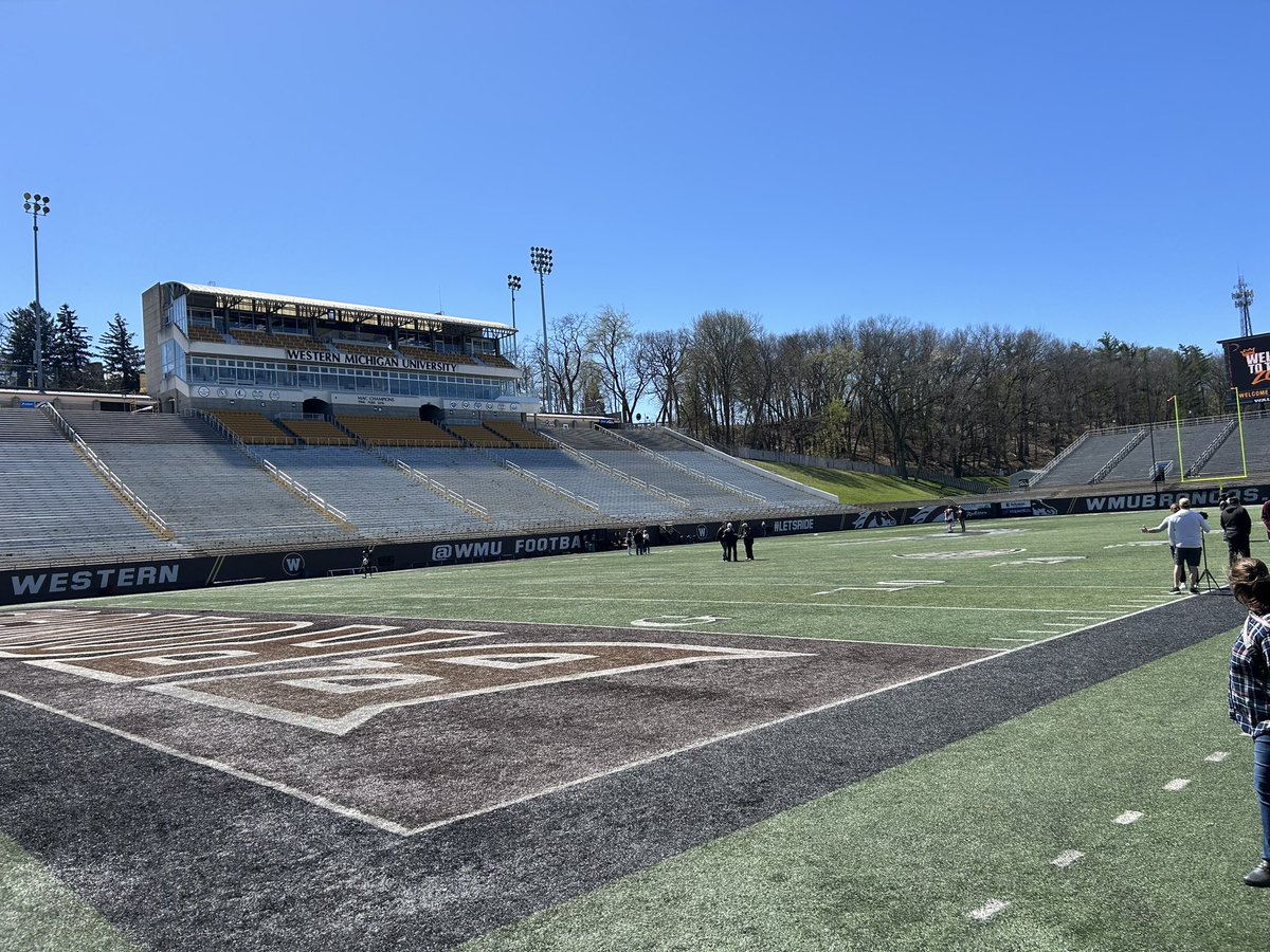 Had a great time at @WMU_Football today!! Huge thanks to @DSabock for the opportunity to come up to Kalamazoo!! @CoachGantz #GWK