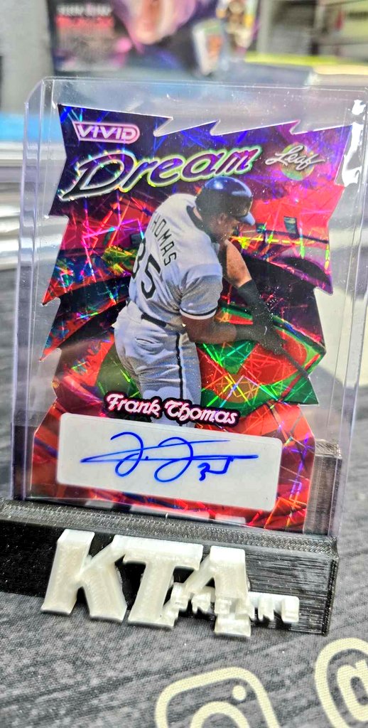 KTAuthentics's tweet image. @TheBigHurt_35 Dream Die-Cut Auto #1/1 SSP from @Leaf_Cards Vivid Baseball #ktabreaks #LeafCards #LeafBaseball #LeafVivid #Baseball #MLB #Baseballcards #sportscards #collect #groupbreaks #casebreaks #breaks
.
.
.
Join a group break at 
ktabreaks.com