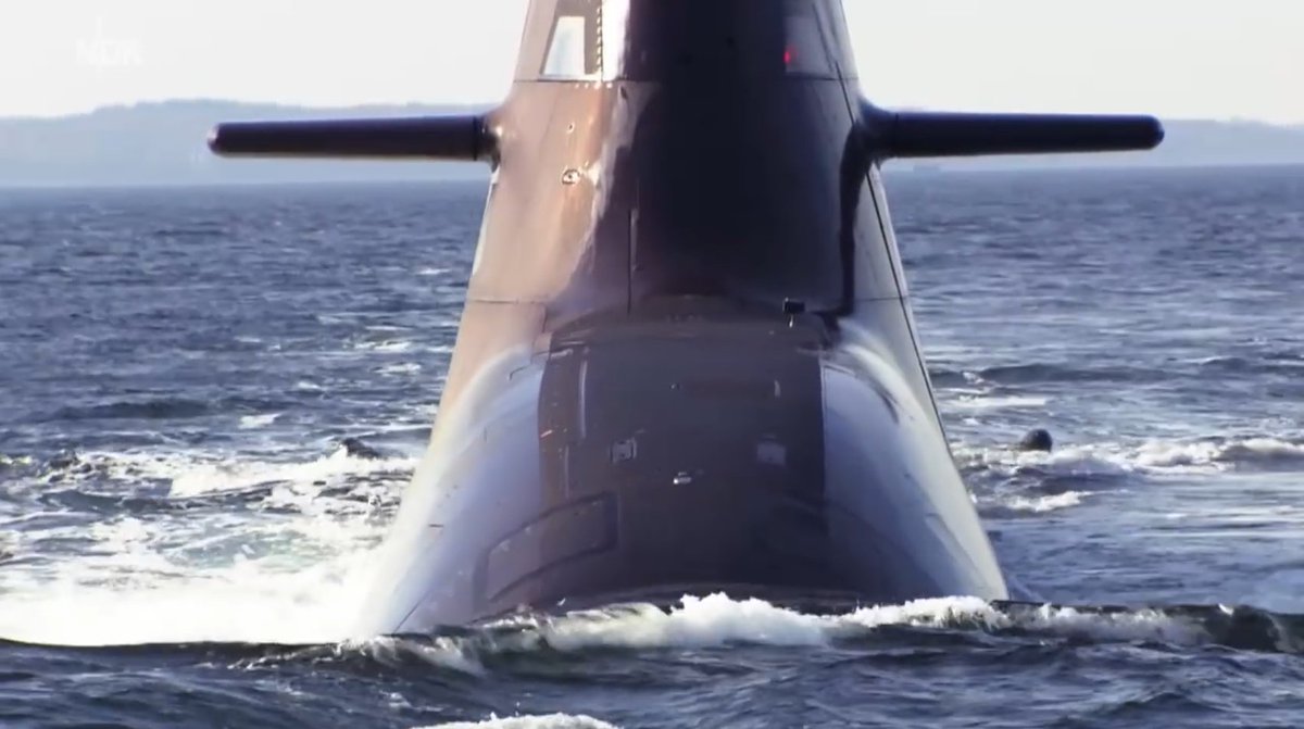 #SubSaturday #Submarines @deutschemarine #naval #engineering 
German Navy's Type 212A Batch I-class diesel-electric/AIP attack submarine U-31 (S-181).
Just. Look. At. Those. Lines. 
Perfection😍🥰❤️